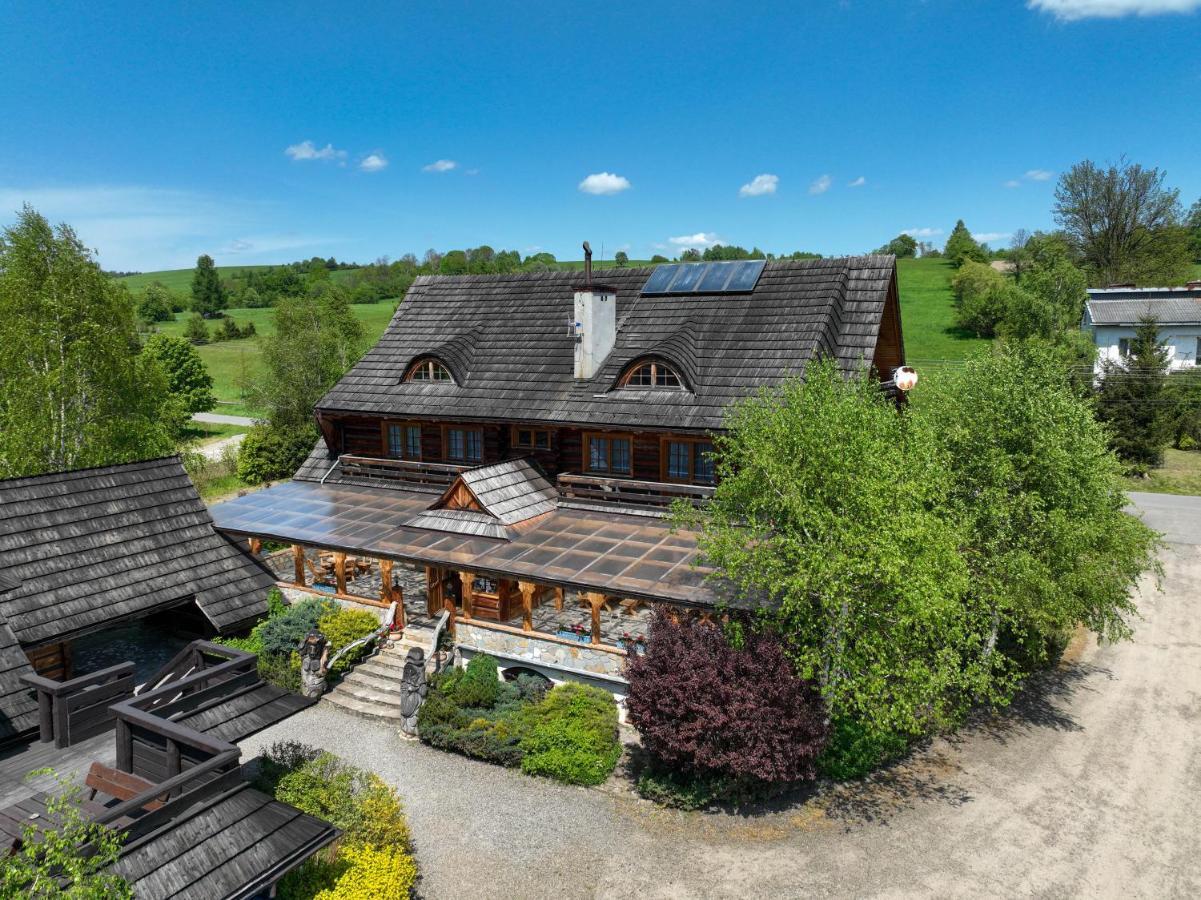 Gosciniec Debowa Gazdowka Bed & Breakfast Ustrzyki Dolne Exterior photo